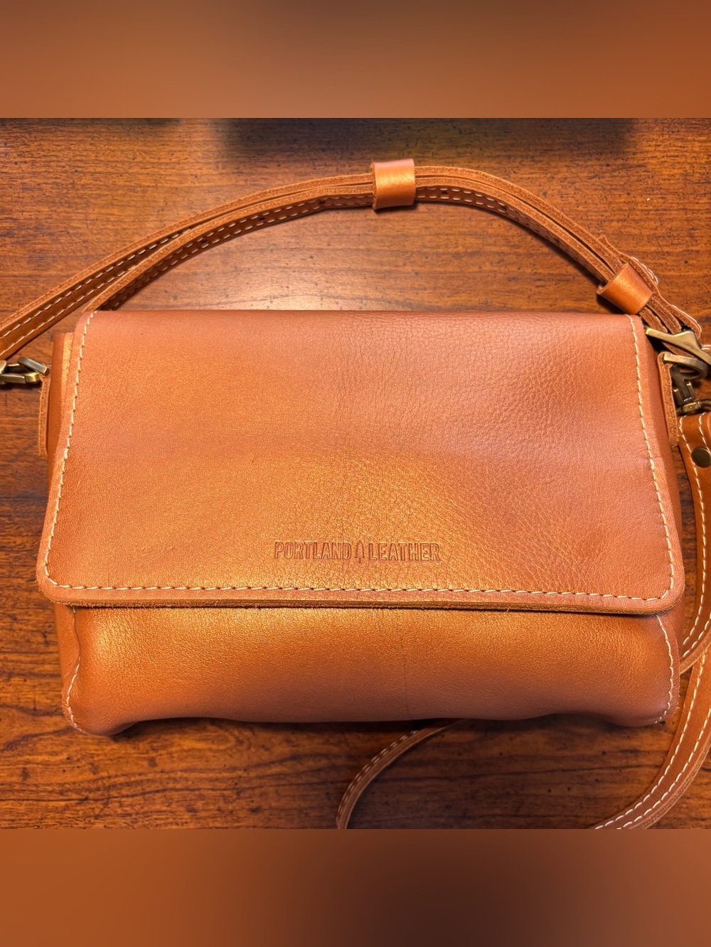 Portland Leather Goods Metro Crossbody. Color: sienna; Size: medium